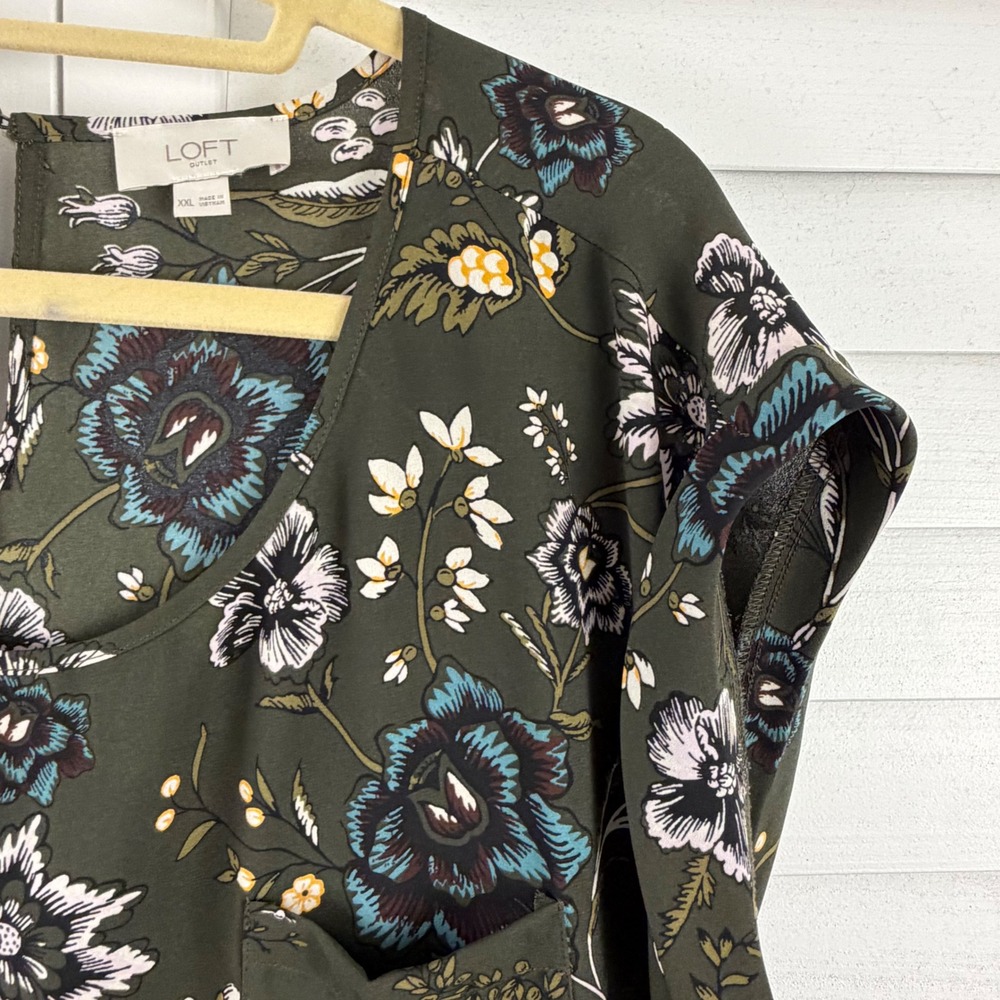 Loft Blouse Women XXL Olive Green Floral Short Sleeve Pocket Keyhole Back - Picture 2 of 11